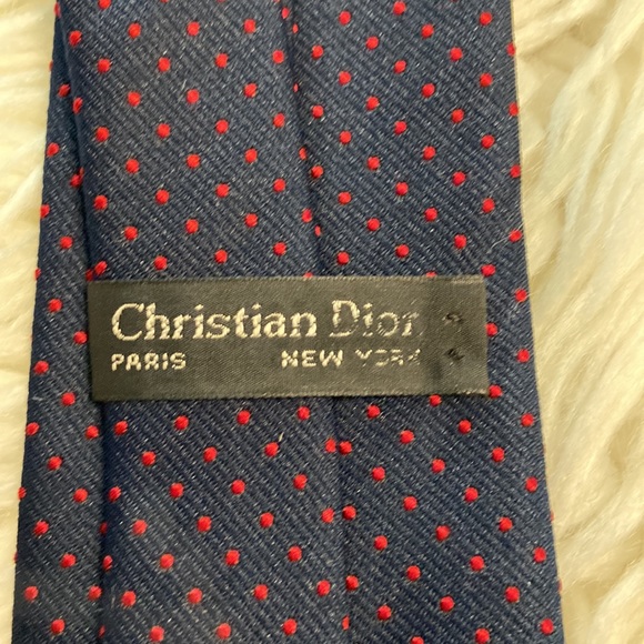 Christian Dior Man Tie so beautiful navy blue with red dots excellent condition - Picture 3 of 12